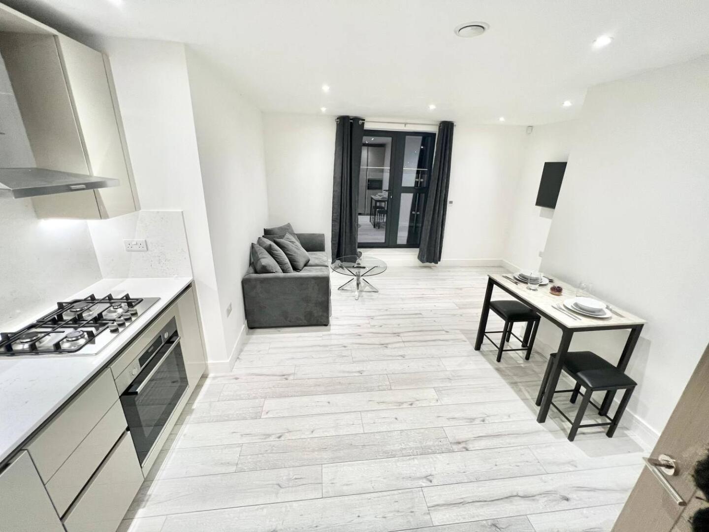 Queens Luxury Apartments Wembley Stadium - Londra Exterior foto